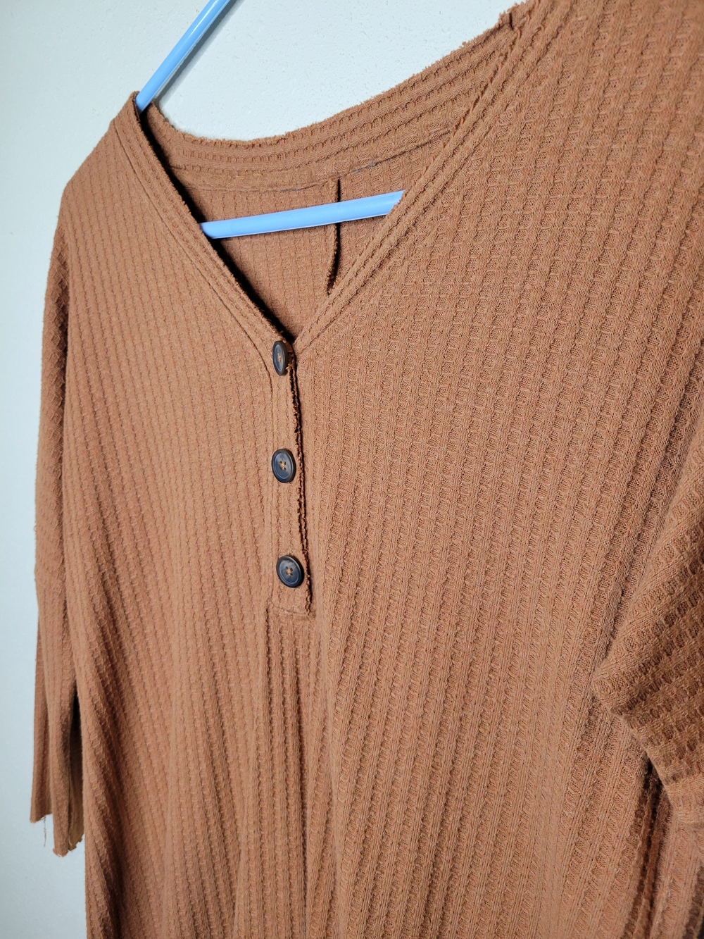 Source Unknown Rust Brown Ribbed V-Neck Button Tunic Sweater - Picture 2 of 3